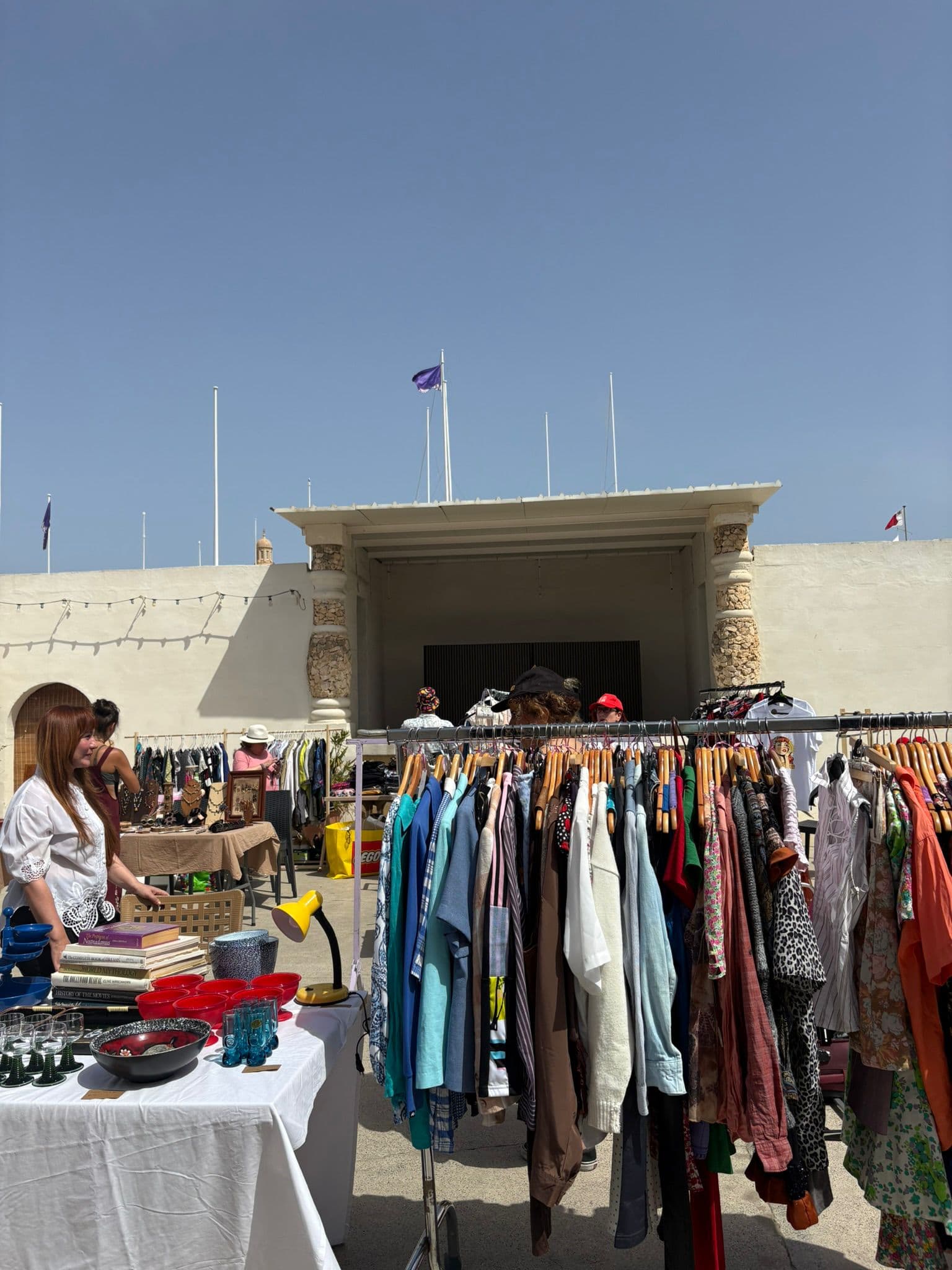 Outdoor vintage market rails